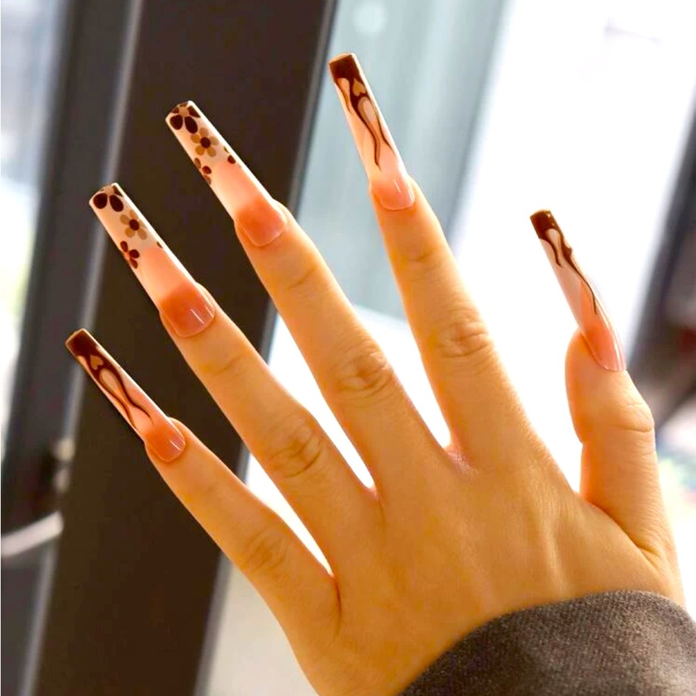 Press on nails